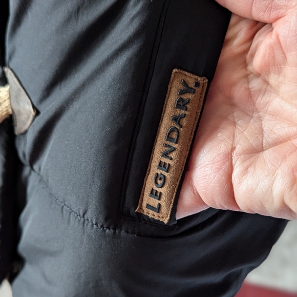 Legendary Whitetails Puffer Vest - Picture 2 of 7